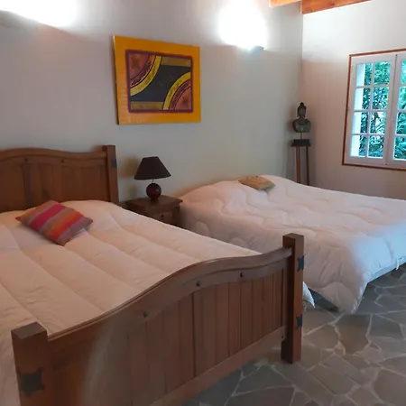 Pensión 168m2 Avec Piscine, Sur Parc Arboré Pour Groupe Famille Et Amis Jusqu'à 10 Personnes