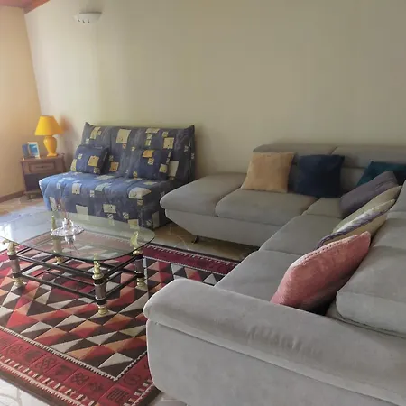 168m2 Avec Piscine, Sur Parc Arboré Pour Groupe Famille Et Amis Jusqu'à 10 Personnes Pensión Courcoury