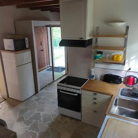 168m2 Avec Piscine, Sur Parc Arboré Pour Groupe Famille Et Amis Jusqu'à 10 Personnes Pensión Courcoury